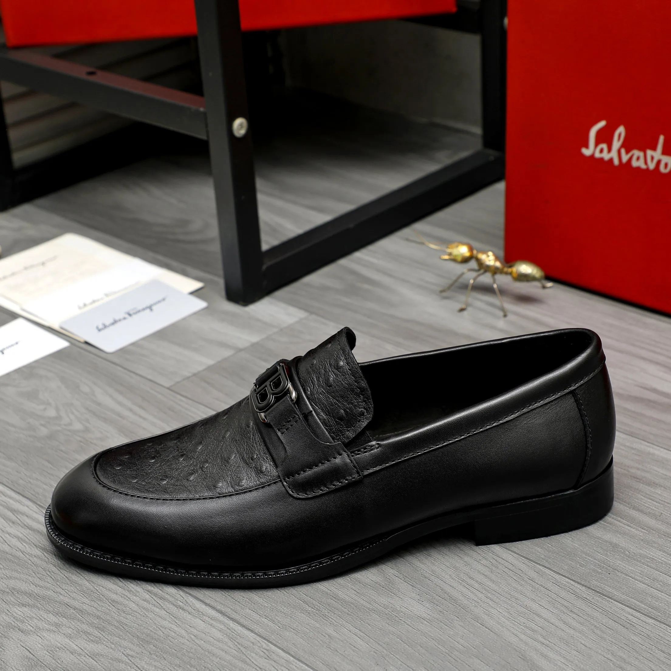 Men's shoes 💰540 Product trademark: Ferragamo "Ferragamo" business casual slip-on leather shoes Regular size: 39-45 (45. Customized, non-returnable) Product materials: Selected ostrich pattern cowhide upper, cowhide lining, original outsole
